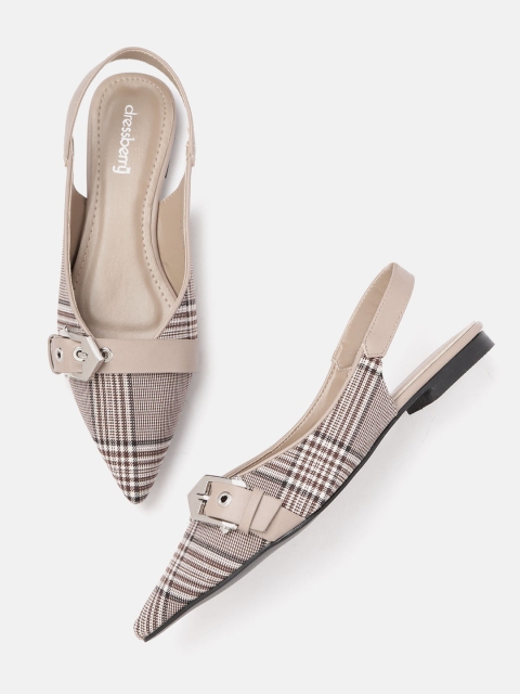 

DressBerry Women Taupe & Brown Woven Design Flats
