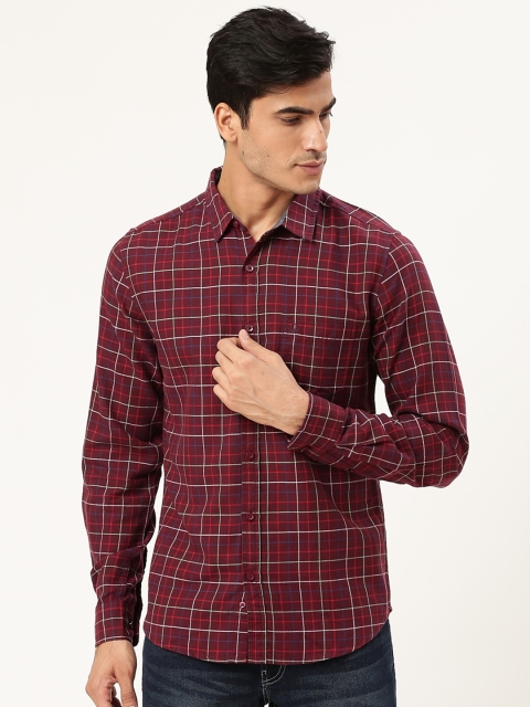 

United Colors of Benetton Men Maroon & White Slim Fit Checked Casual Shirt