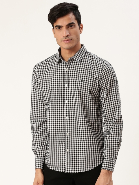 

United Colors of Benetton Men Black & White Slim Fit Gingham Check Casual Shirt