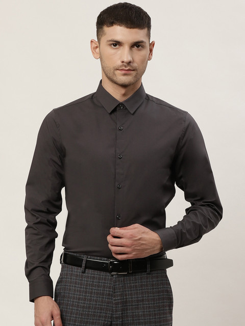 

United Colors of Benetton Men Charcoal Grey Slim Fit Solid Knitted Formal Shirt