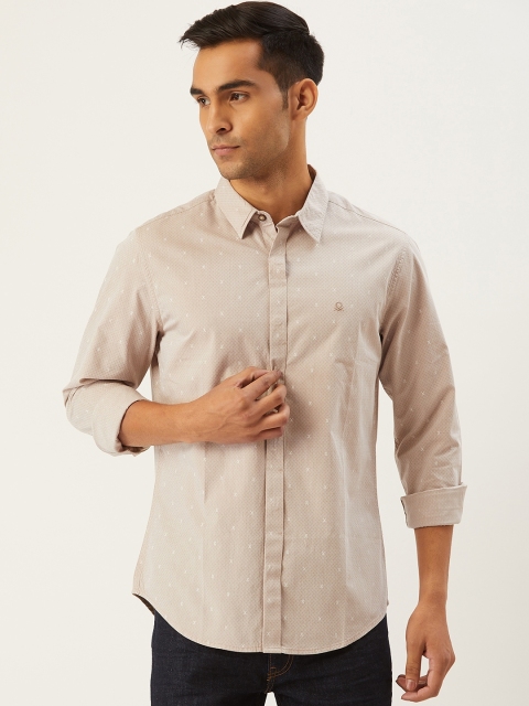 

United Colors of Benetton Men Beige & White Slim Fit Scissors Printed Casual Shirt