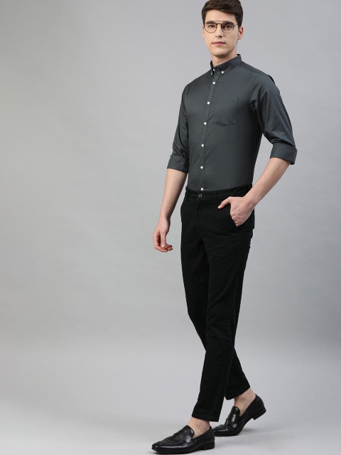 

TrueModa Men Grey Slim Fit Solid Smart Casual Shirt