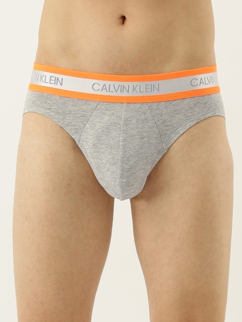 

Calvin Klein Underwear Men Grey Solid Mid-Rise Basic Briefs NB2123080