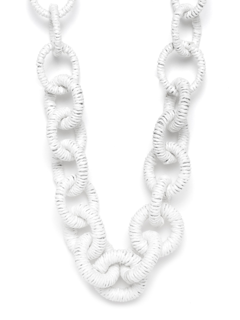 

RICHEERA White Circular Necklace