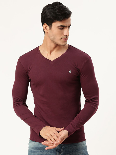 

United Colors of Benetton Men Burgundy Solid V-Neck T-shirt