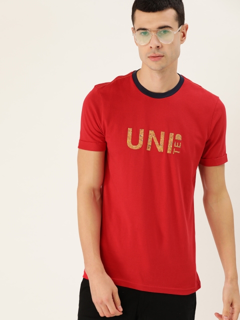 

United Colors of Benetton Men Red Solid Round Neck T-shirt