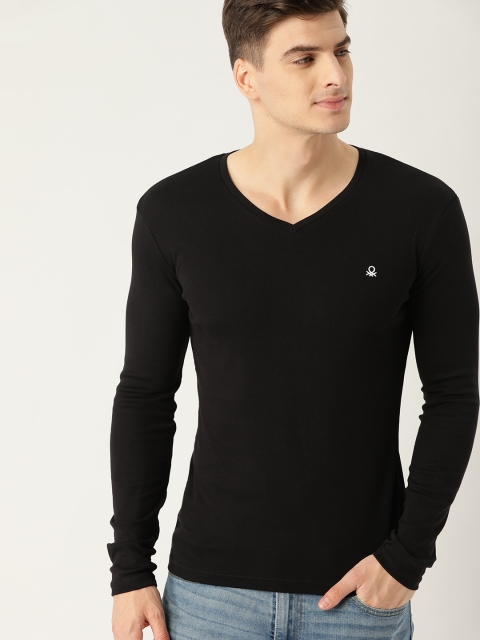 

United Colors of Benetton Men Black Solid V-Neck T-shirt