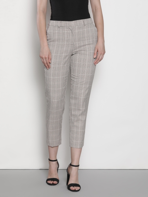 

DOROTHY PERKINS Women Beige & Black Slim Fit Cropped Checked Trousers