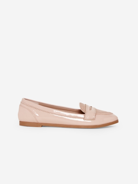 

DOROTHY PERKINS Women Peach-Coloured Solid Wide Fit Loafers