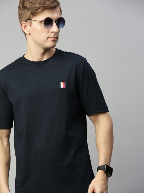 

Tommy Hilfiger Men Navy Blue Solid Round Neck T-shirt