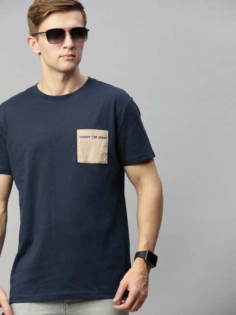 

Tommy Hilfiger Men Navy Blue Solid Contrast Pocket Round Neck T-shirt