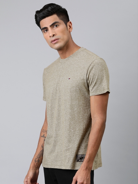

Tommy Hilfiger Men Olive Green Solid Round Neck T-shirt