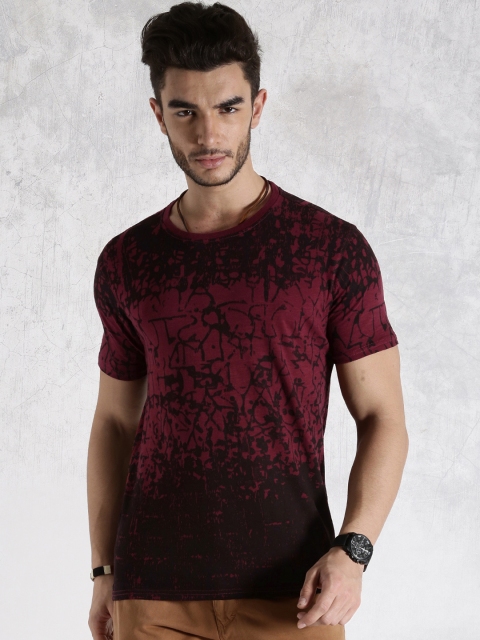

Roadster Maroon & Black Printed Crackled Effect T-shirt