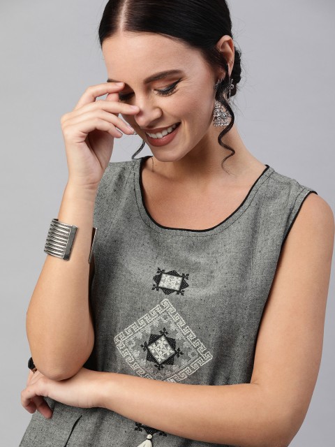 

AKS Women Grey Solid Straight Kurta With Embroidery