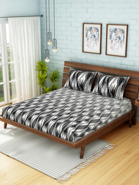 

SPACES Black & White Geometric 210 TC Cotton 1 King Bedsheet with 2 Pillow Covers