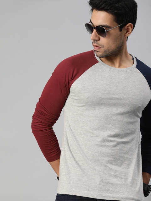 

Roadster Men Grey Melange Colourblocked Round Neck T-shirt