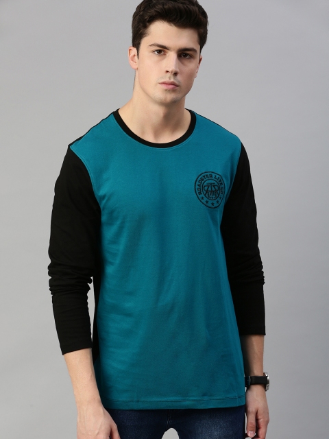

Roadster Men Teal Blue & Black Solid Round Neck T-shirt with Contrast Sleeves