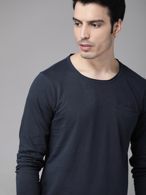 

Roadster Men Navy Blue Cotton Solid Round Neck T-shirt