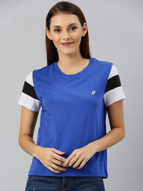 

Denizen From Levis Women Blue Solid Round Neck T-shirt With Striped Sleeves