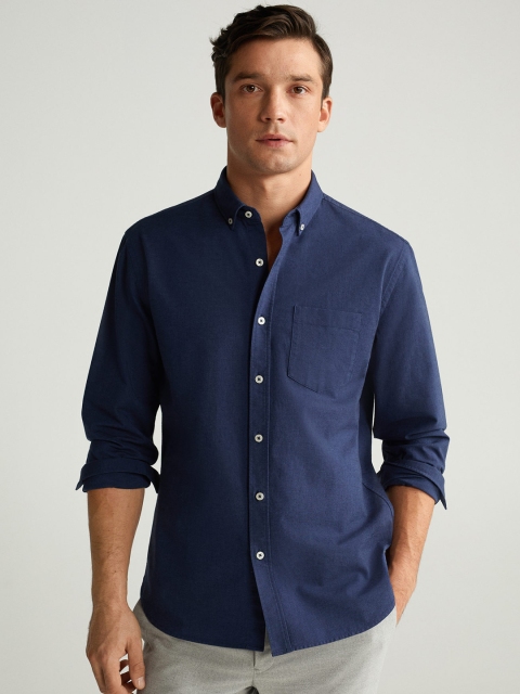 

MANGO MAN Navy Blue Regular Fit Solid Casual Shirt