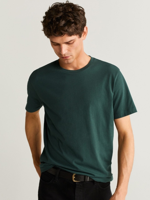 

MANGO MAN Men Green Slim Fit Solid Round Neck T-shirt