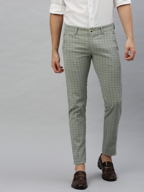 

Urbano Fashion Men Grey & Black Slim Fit Checked Chinos