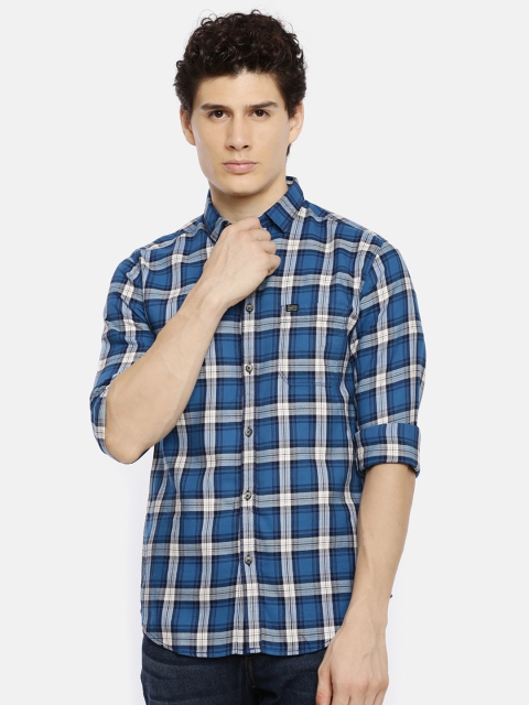

The Indian Garage Co Men Blue & White Slim Fit Checked Casual Shirt