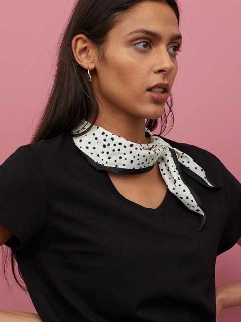 

H&M Women Black Solid Cotton T-shirt