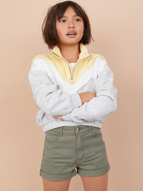 

H&M Girls Green Solid Twill Shorts