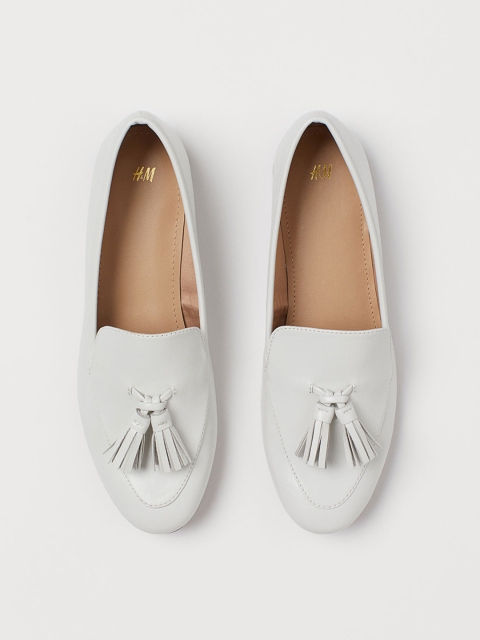 

H&M Women White Solid Tasselled Loafers