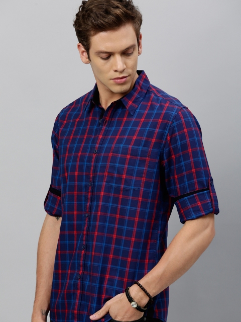 

Roadster Men Navy Blue & Red Regular Fit Checked Casual Shirt