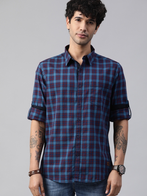 

Roadster Men Blue & Maroon Regular Fit Checked Casual Shirt