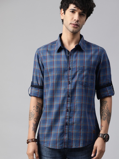 

Roadster Men Blue Regular Fit Checked Casual Shirt