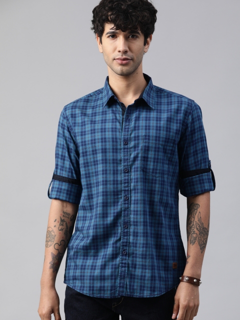 

Roadster Men Blue & Maroon Regular Fit Checked Casual Shirt