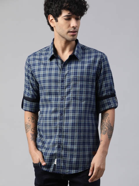 

Roadster Men Navy Blue & Grey Regular Fit Checked Casual Shirt