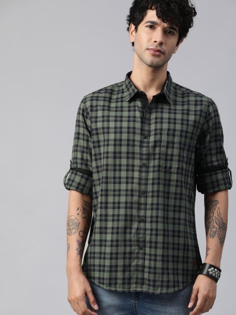 

Roadster Men Navy Blue & Green Regular Fit Checked Casual Shirt