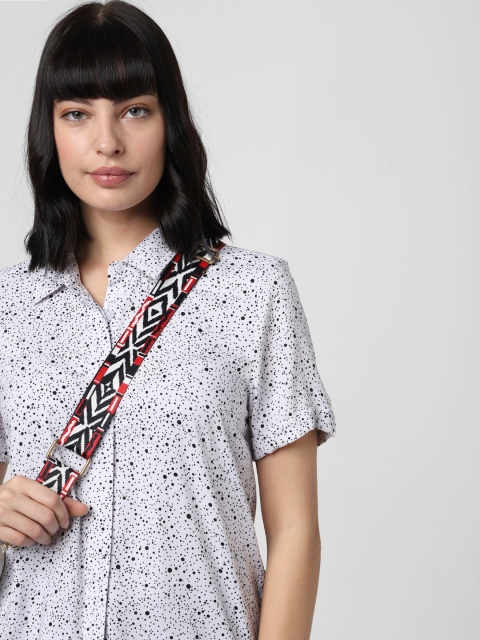 

Vero Moda Women White & Black Regular Fit Printed Casual Shirt