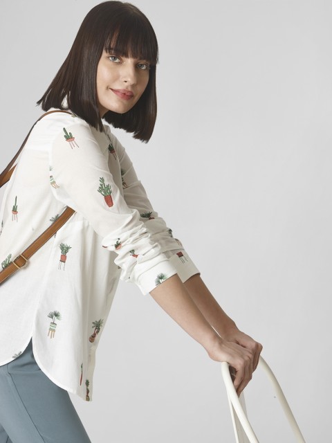 

Vero Moda Women Off-White & Green Regular Fit Printed Casual Shirt