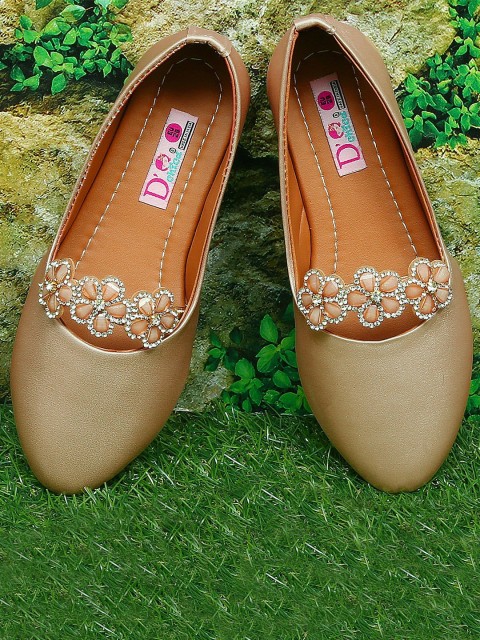 

DChica Girls Gold-Toned Solid Ballerinas