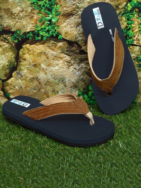 

DChica Boys Navy Blue & Beige Solid Slip-On