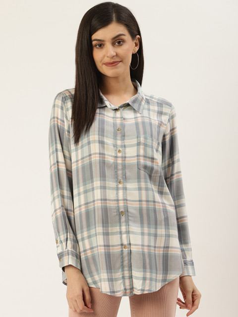 

AMERICAN EAGLE OUTFITTERS Women Off-White & Navy Blue Regular Fit Checked Casual Shirt