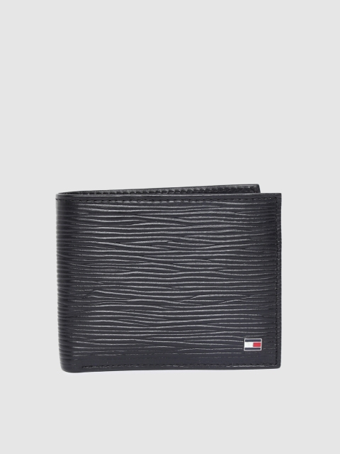 

Tommy Hilfiger Men Black Textured Leather Two Fold Wallet