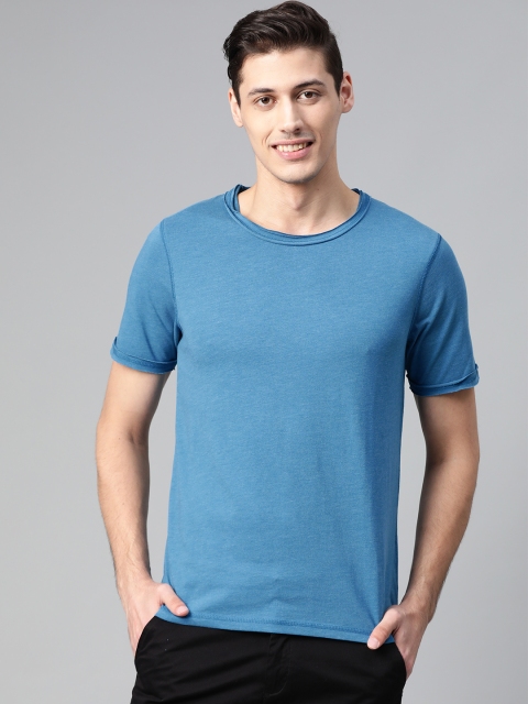 

Mast & Harbour Men Blue Solid Round Neck T-shirt
