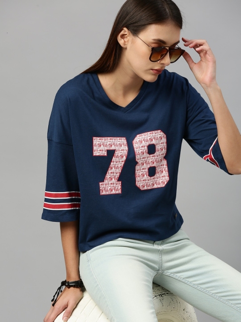 

Roadster Women Navy Blue & Red Printed V-Neck Varsity T-shirt