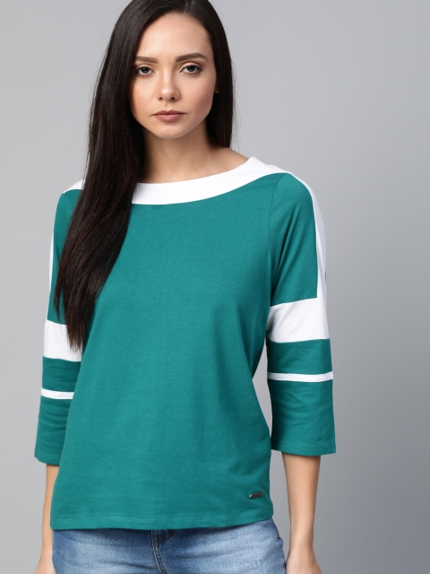 

Roadster Women Green Solid Round Neck T-shirt