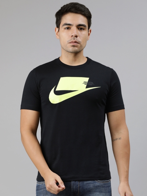

Nike Men Black & Green Standard Fit AS M NSW SPORT PACK SS Printed Round Neck T-shirt