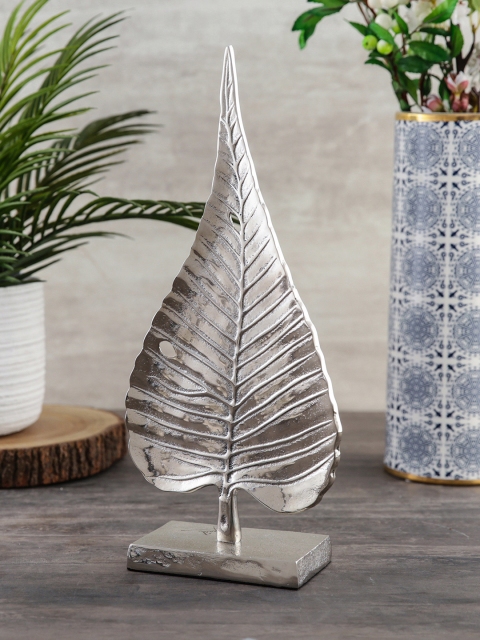 

Pure Home and Living Silver-Toned Aluminium Leaf Stand