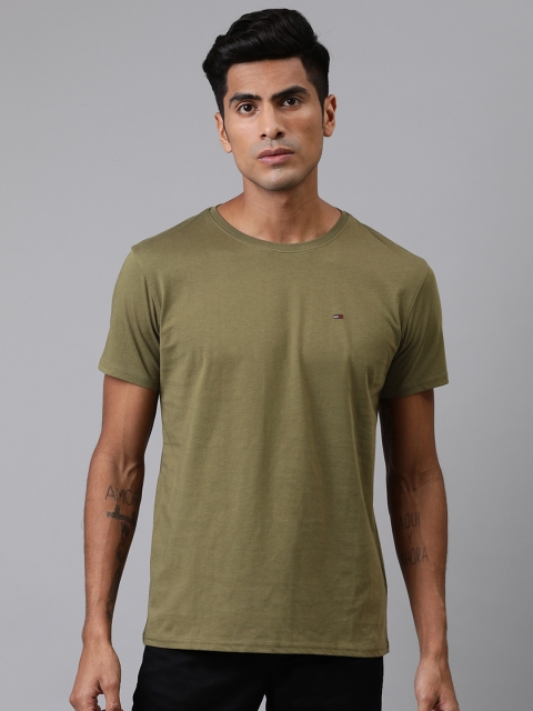 

Tommy Hilfiger Men Olive Green Solid Round Neck Pure Cotton T-shirt
