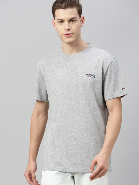 

Tommy Hilfiger Men Grey Solid Round Neck T-shirt