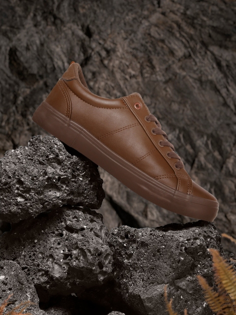 

Roadster Men Tan Solid Sneakers